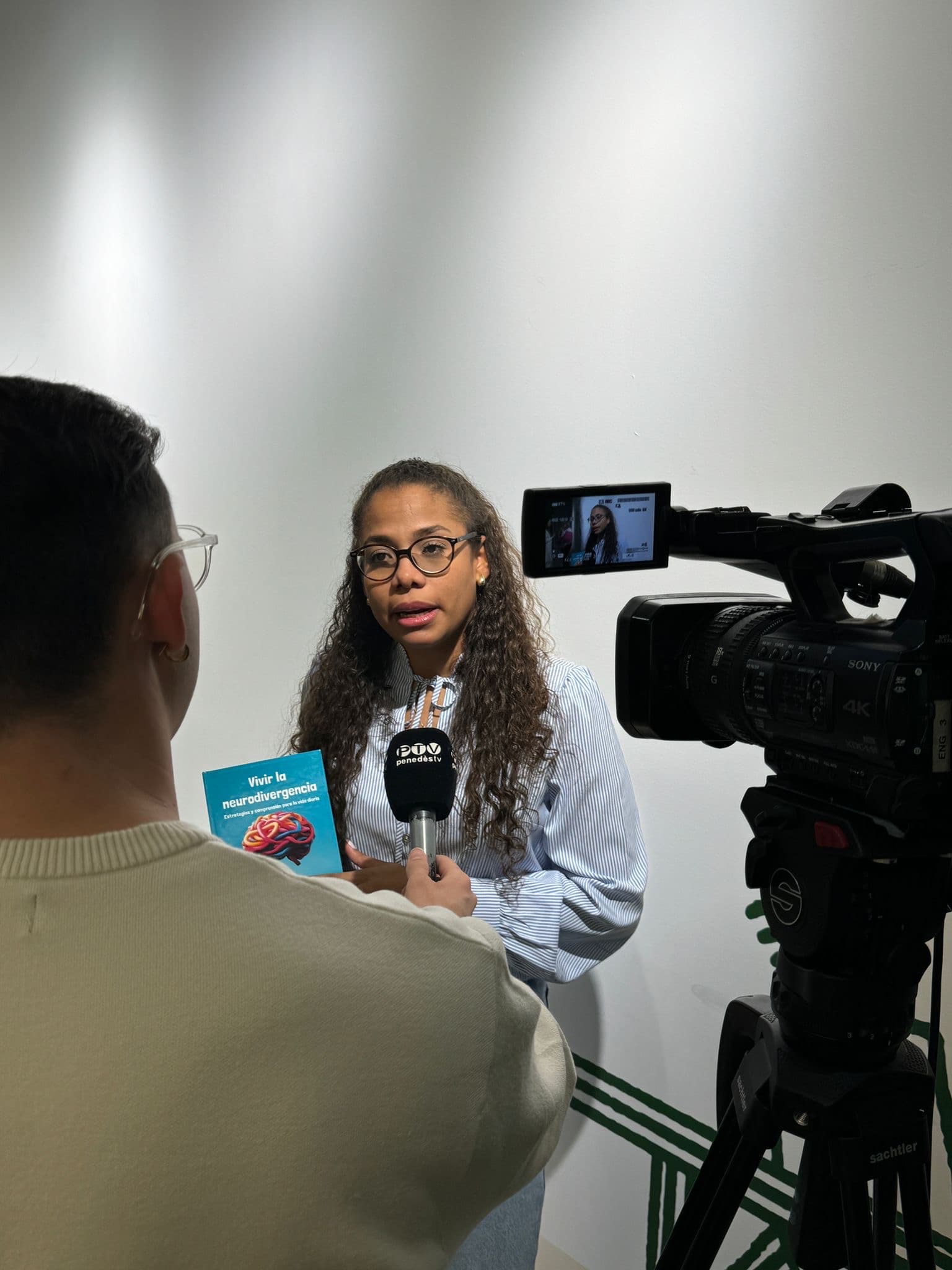 Rebeca Matos en una entrevista en televisión